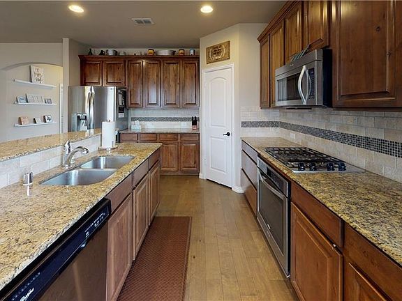 3rd image of 2681 Costa Mesa Dr