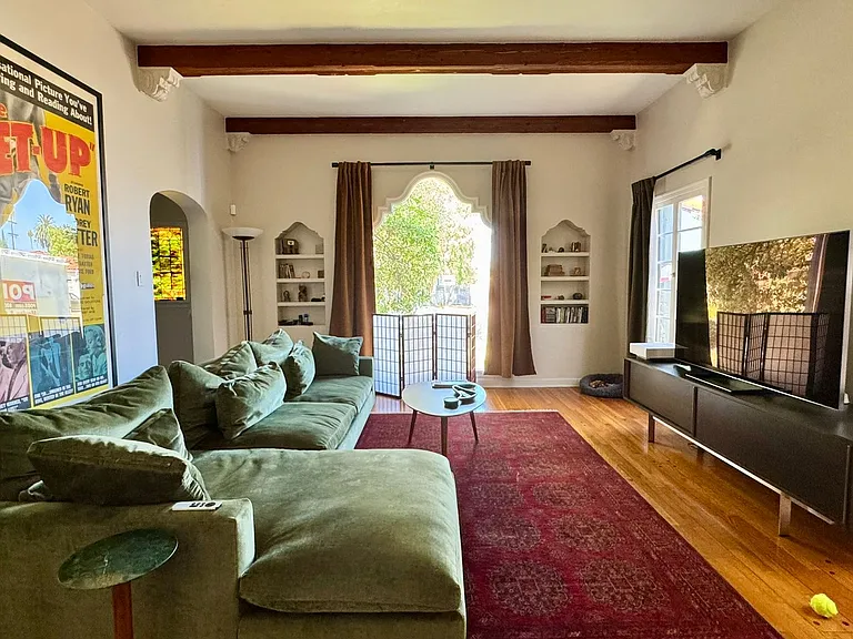 1518 S Genesee Ave — Photo 8