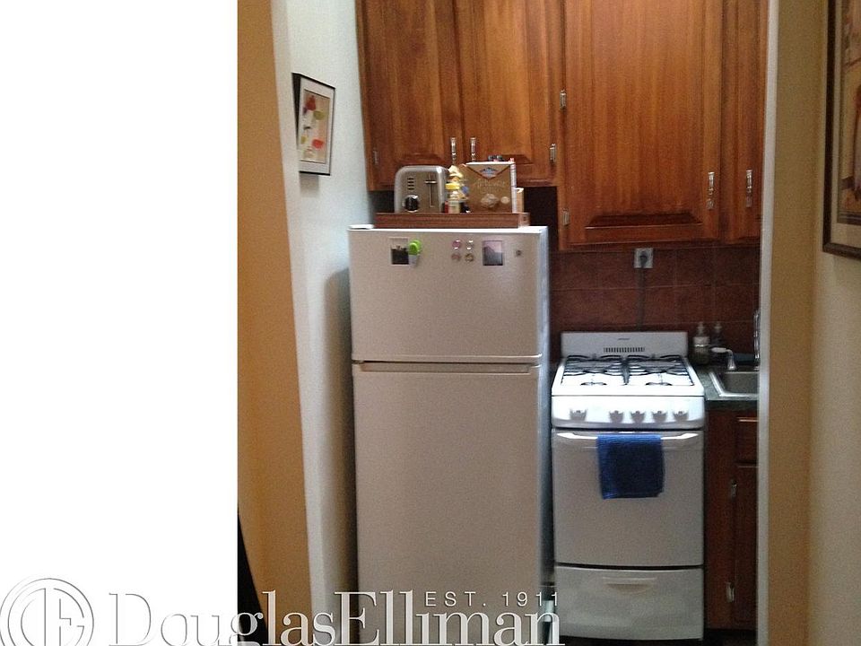 2nd image of 114 E 62nd St APT 4R