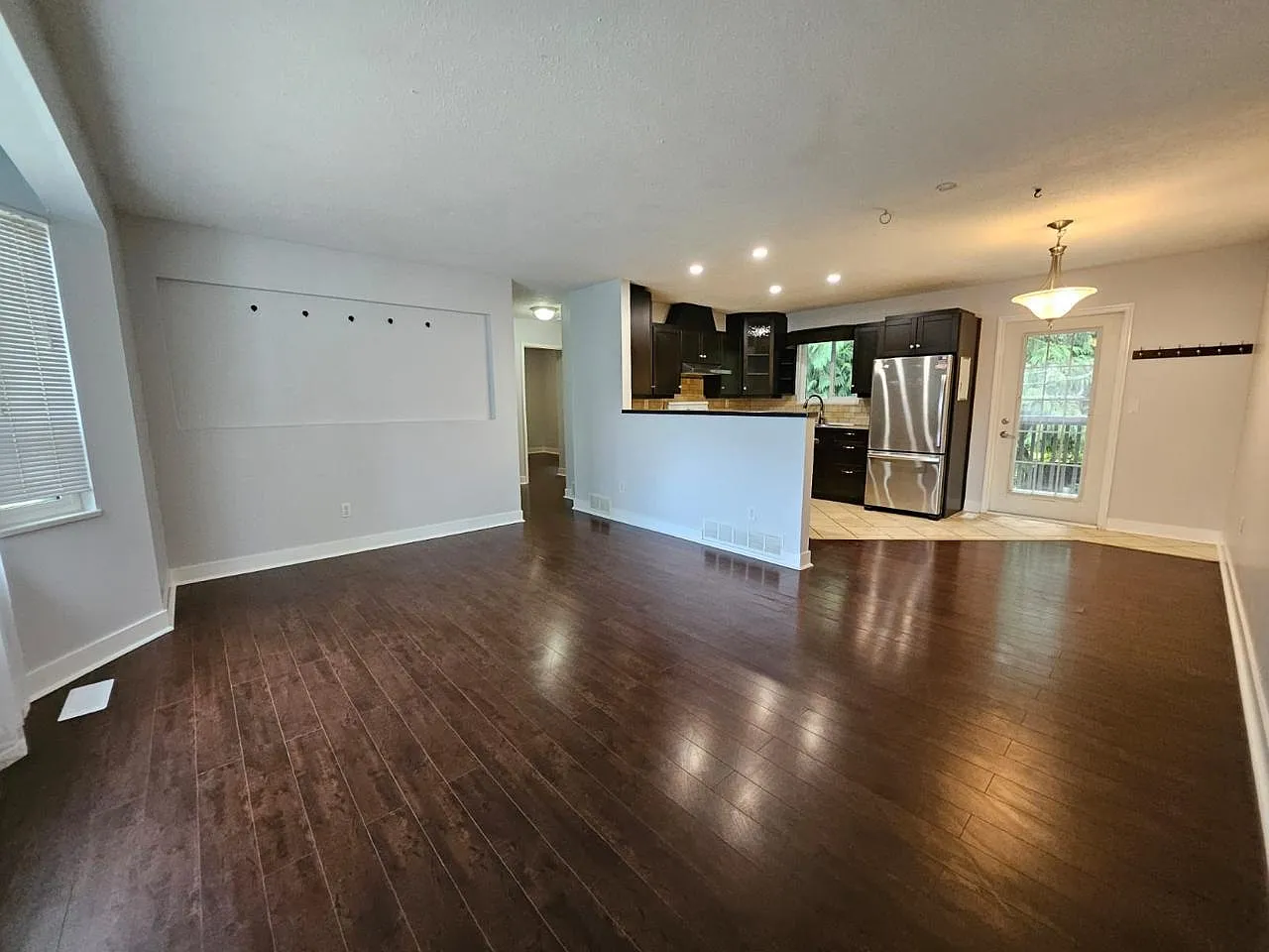 3 bed, 1630 sqft, $3,850 — Photo 4