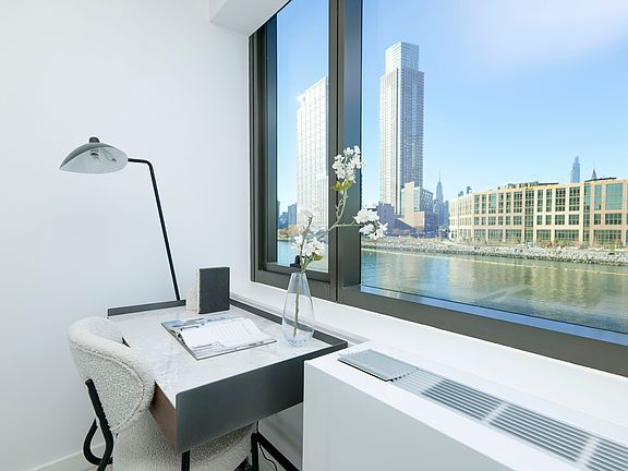 4th image of 87 Commercial St #511