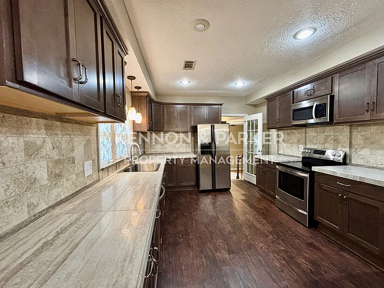 503 Lake Condy Rd — Photo 2