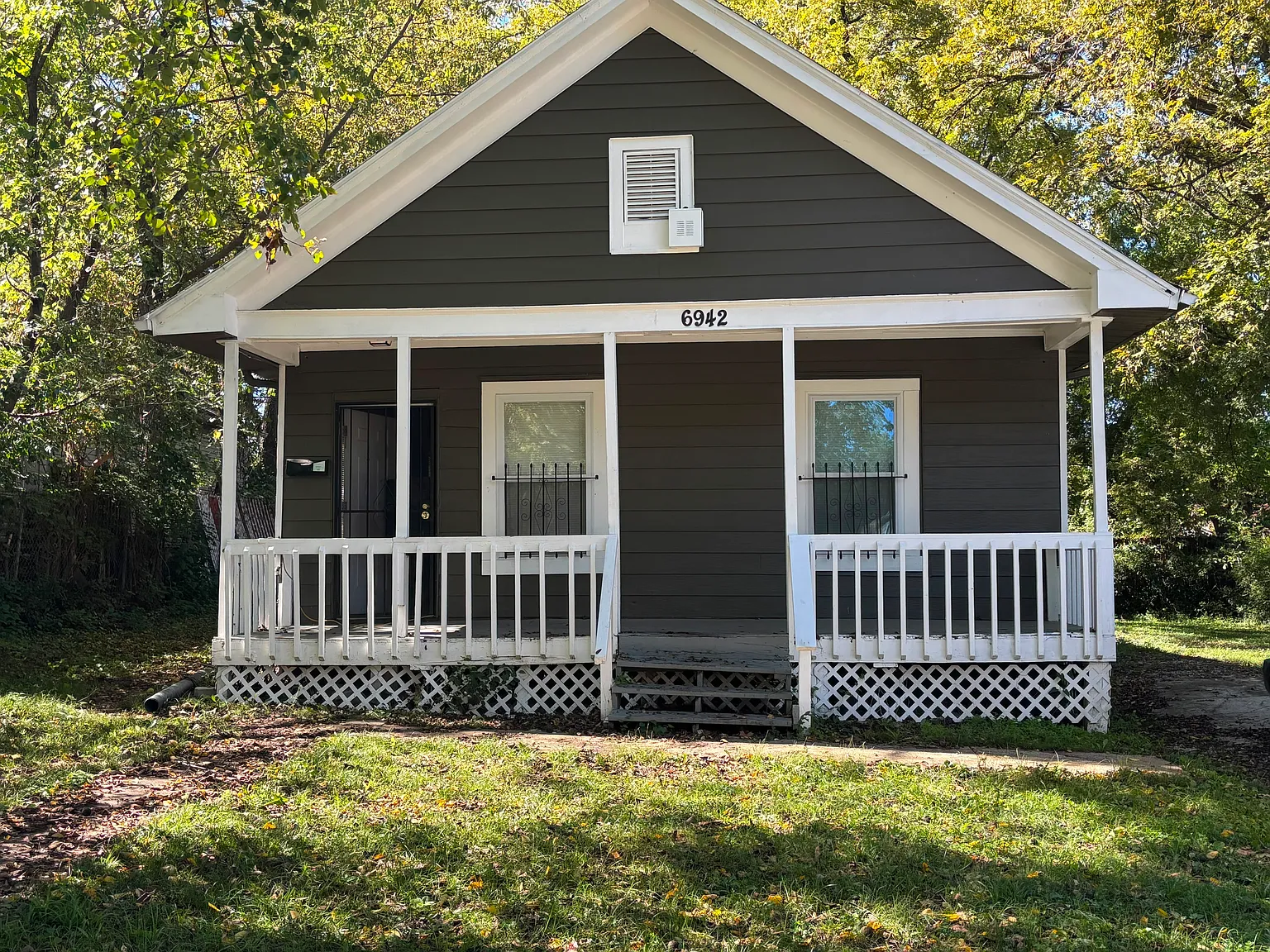 4 bed, 1308 sqft, $1,600 — Photo 1