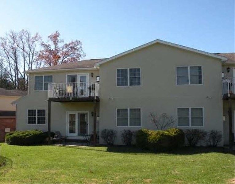 2nd image of 210 Mountain Golf Dr