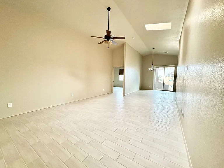 267 Berwick Pl — Photo 4