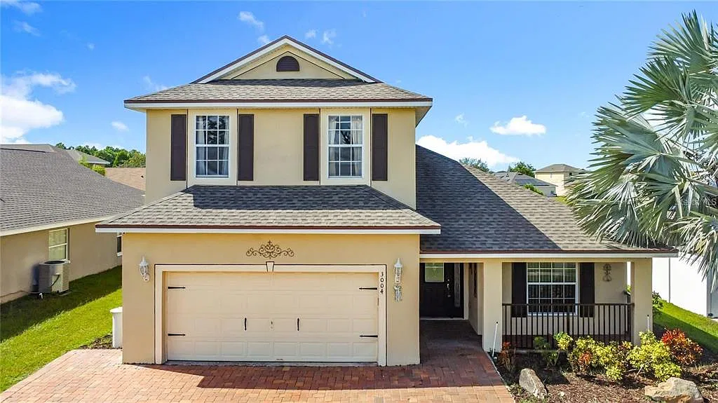 4 bed, 2.5 bath, 2399 sqft, $2,900 — Photo 1