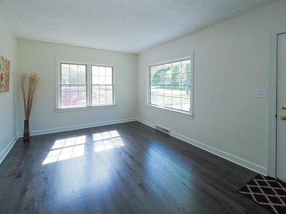 80 W Meadowlawn-103