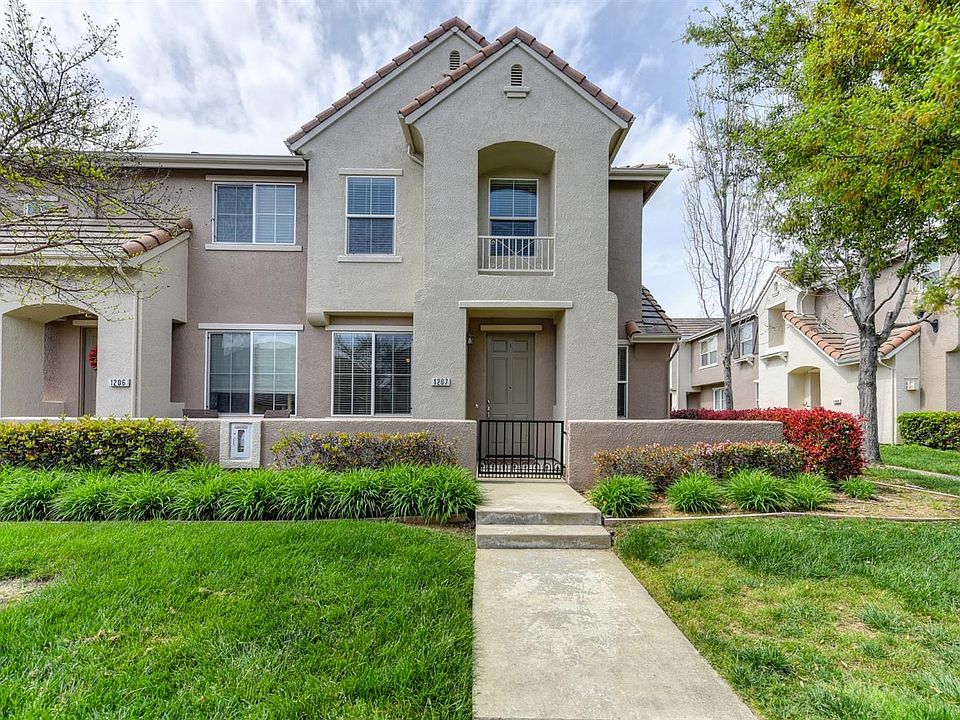 1st image of 1207 Esplanade Cir