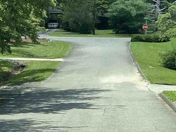 Exterior Neighborhood (street photo)