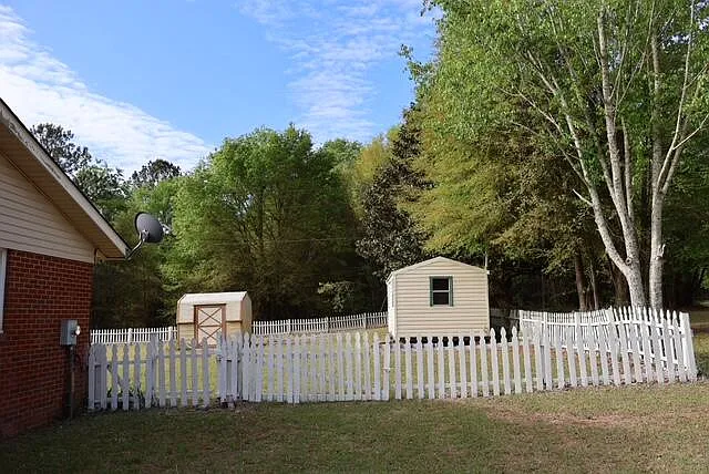 101 Stanley Dr — Photo 16