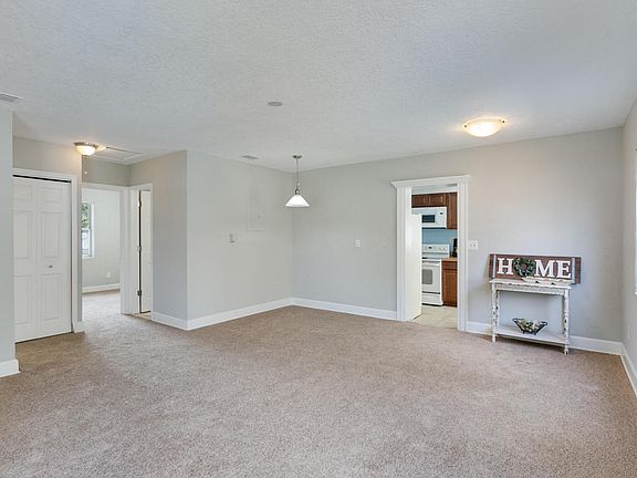 3rd image of 4103 Ruby Dr W