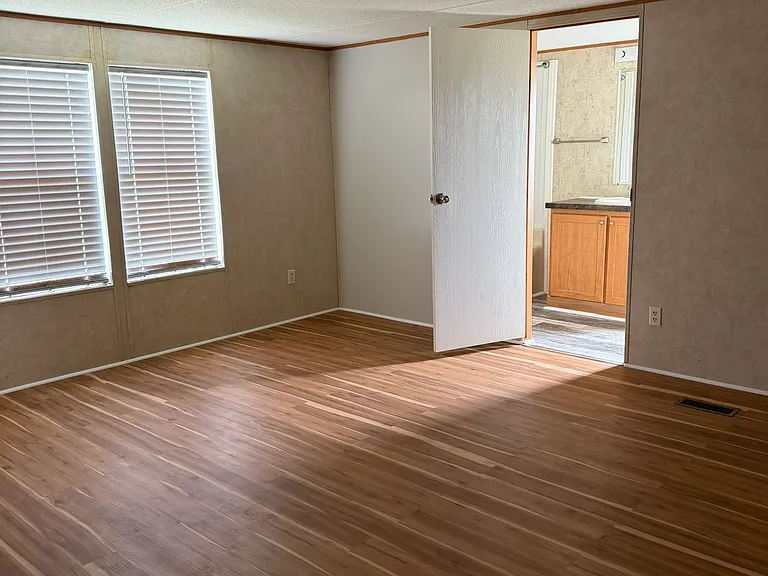 421 McCallister Rd #A — Photo 6