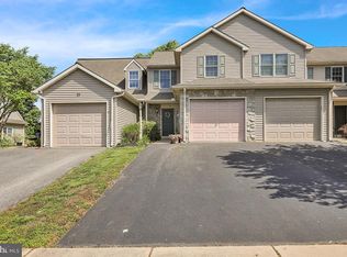 79 Pebble Creek Dr, Lititz, PA 17543