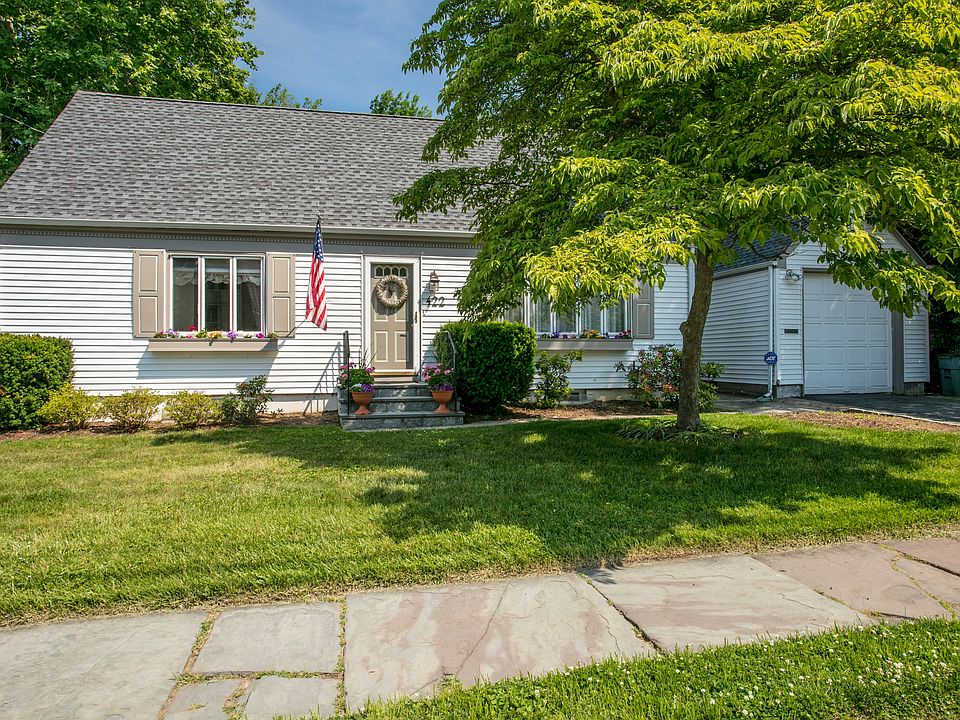 1st image of 422 Hinman Pl