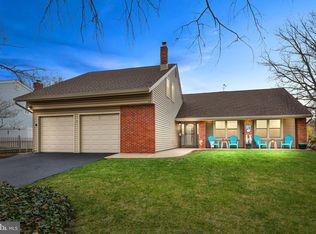 28 Concord Rd, Marlton, NJ 08053