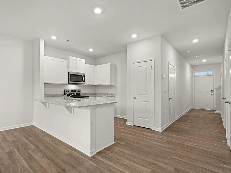 5976 Skylar Dr — Photo 14