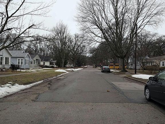 5th image of 2046 Philo Ave