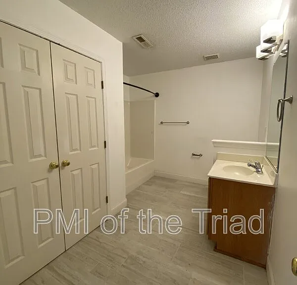 202 Kinnley Ct — Photo 18