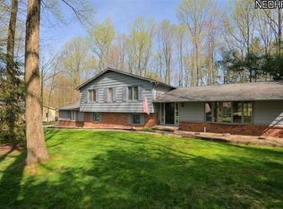 1123 Sheerbrook Dr, Chagrin Falls, OH 44022