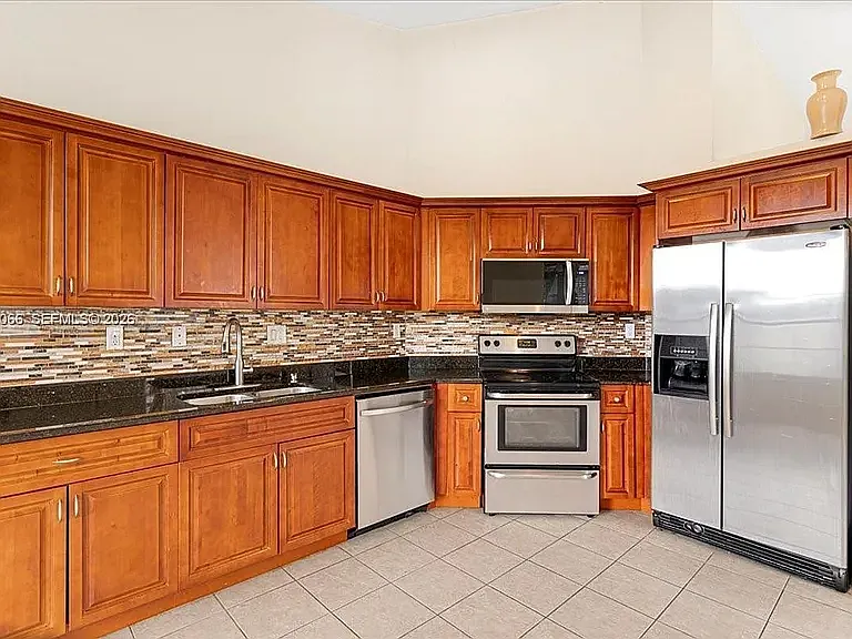 7620 S Aragon Blvd — Photo 8