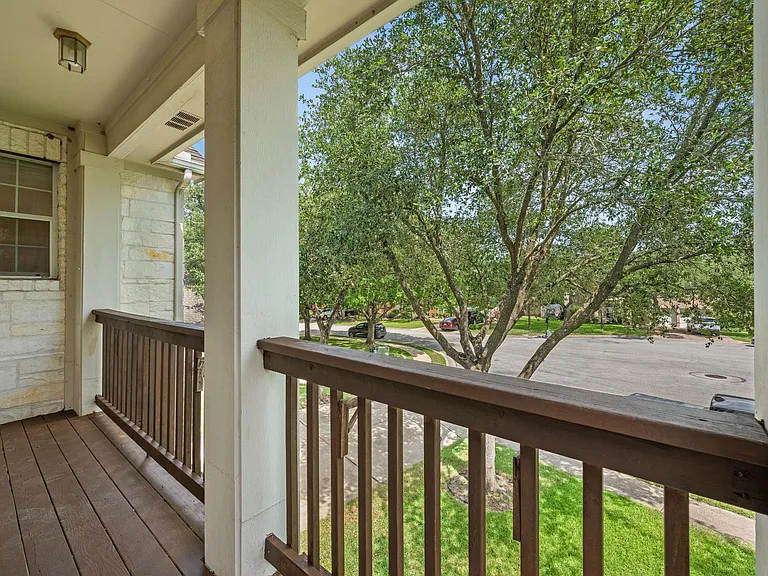 6920 Larue Belle Cv — Photo 31