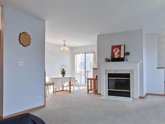 5th image of 325 Windsor Ct Unit D