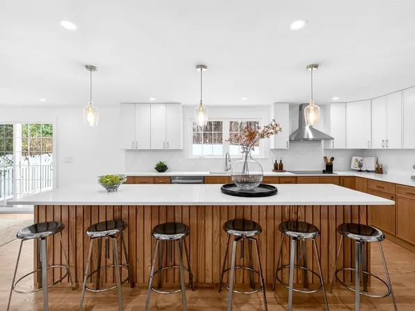 445 Salem St, North Andover, MA 01845