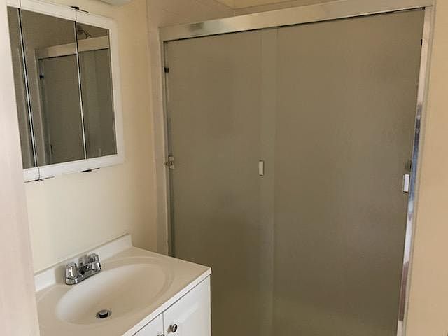 1st image of 5935 Kingsbury Ave APT 3E