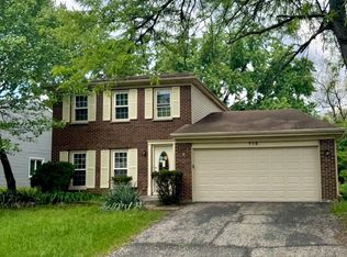716 Shining Water Dr, Carol Stream, IL 60188
