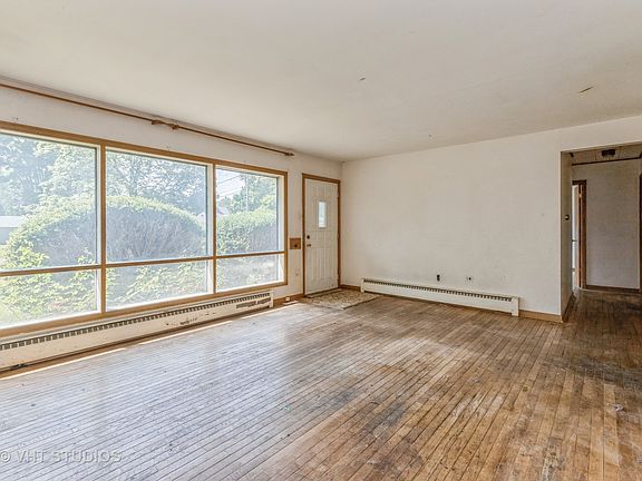2nd image of 410 James Ave