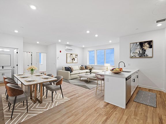 2nd image of 1309 Cambridge St #306