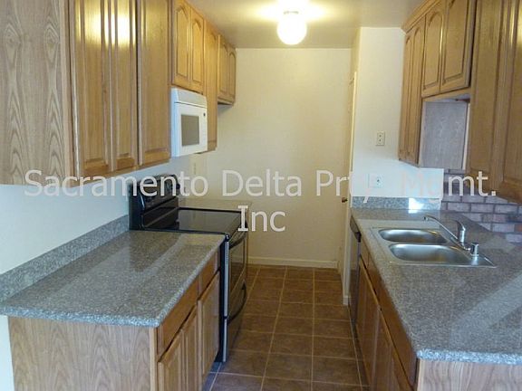 2nd image of 5055 Rhode Island Dr APT 3