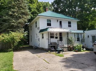 312 1/2 S Clay St, Sturgis, MI 49091