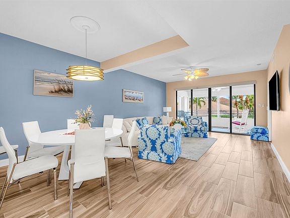 5th image of 827 Oak Harbour Drive #827