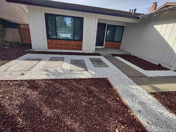 2nd image of 7351 Phinney Way