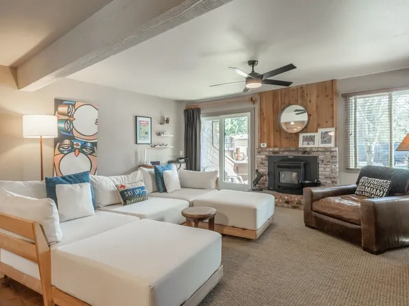 2 Arrowhead Dr #25, Mammoth Lakes, CA 93546