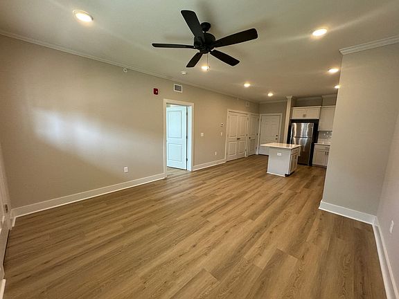 3rd image of 1207 Pleasant Dr #104