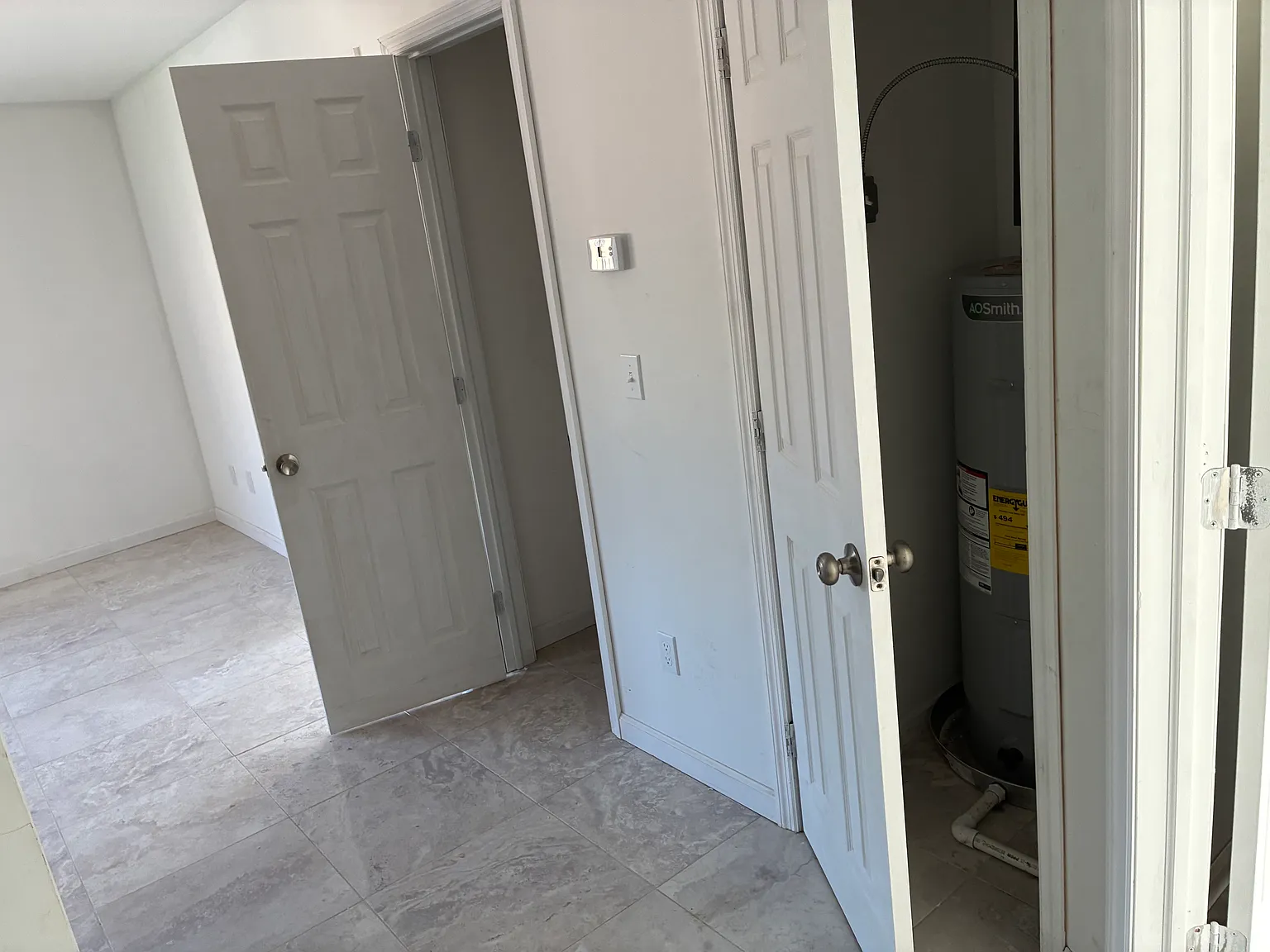2 bed, 1000 sqft, $2,700 — Photo 3