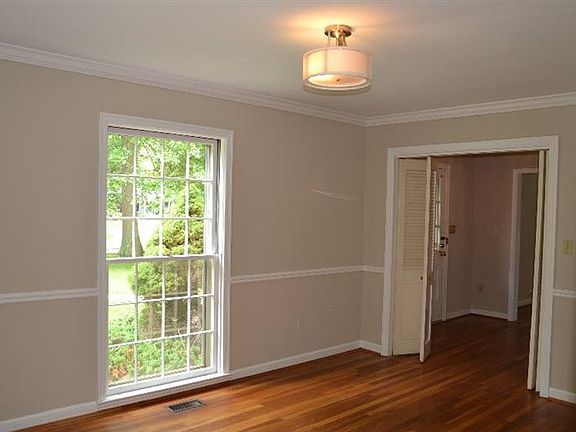 5th image of 114 Red Bird Ln