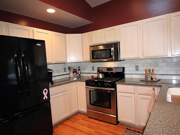 3rd image of 6136 Columbia Dr