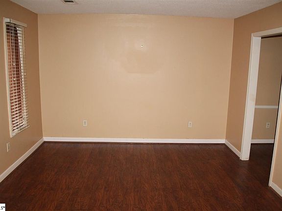 4th image of 327 Berea Forest Cir