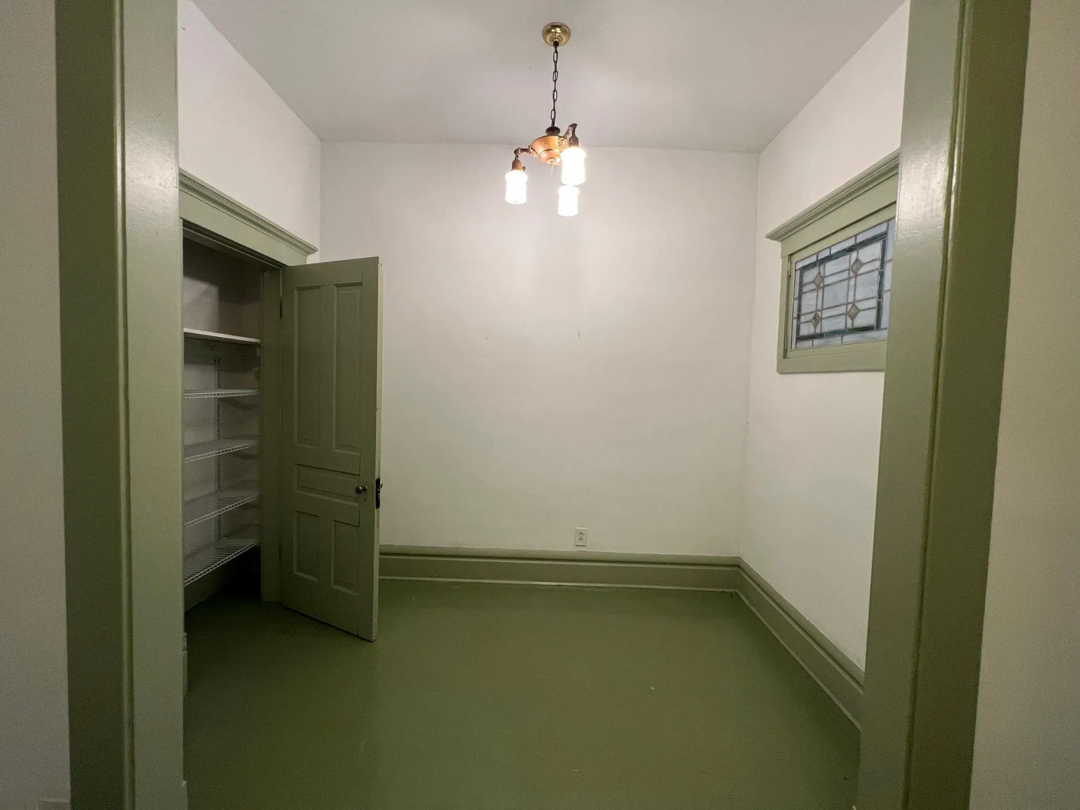 1 bed, 700 sqft, $1,200 — Photo 4