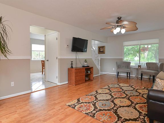 5th image of 2645 Northlawn Ave