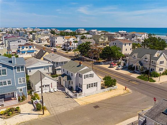 5th image of 9212 Beach Ave