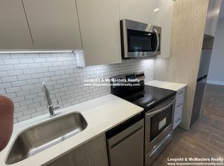 37 Queensberry St #19, Boston, MA 02215