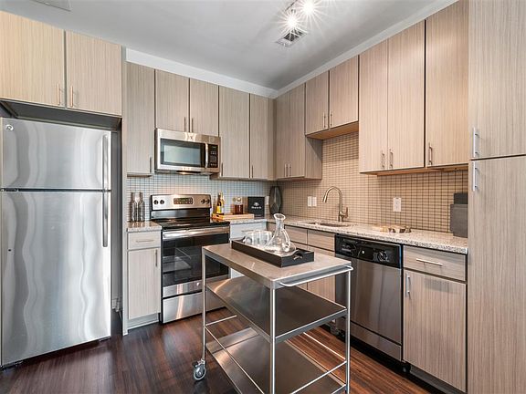 4th image of 530 Foster St Unit 109