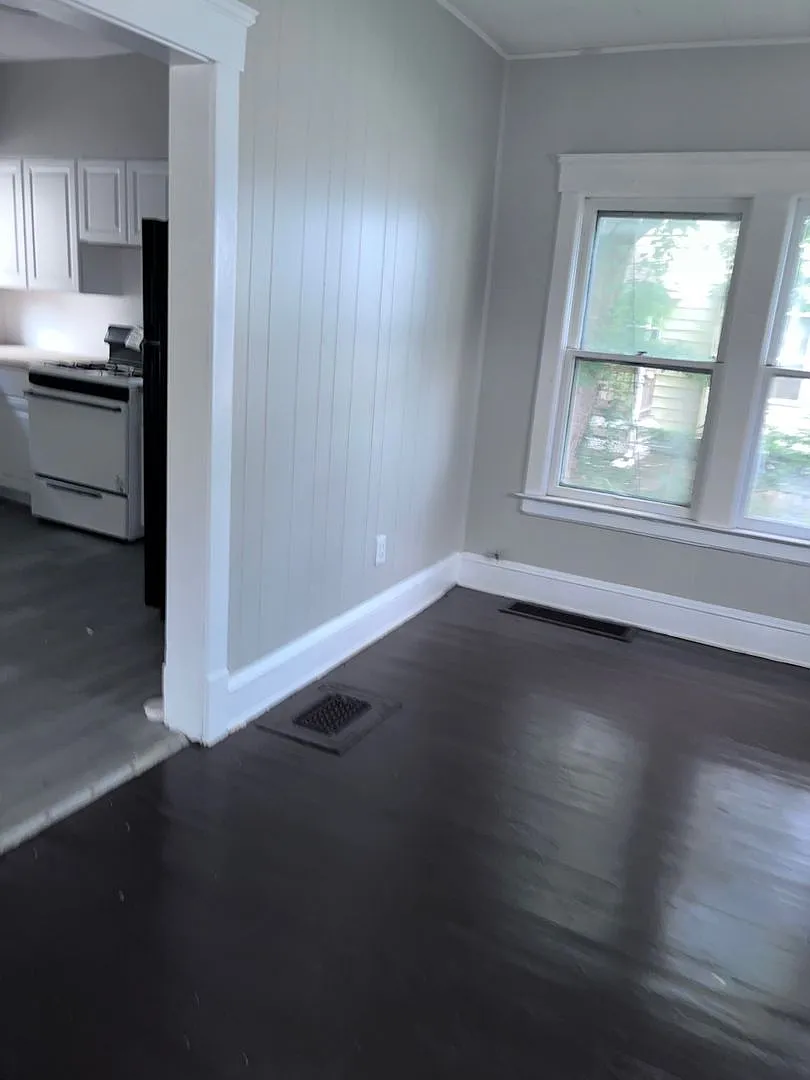 Charming 3-Bedroom Property in Prime Location — Photo 4