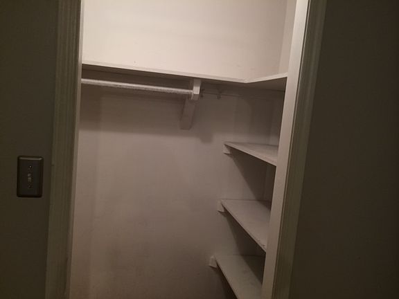 4th image of 535 E 6th St APT 4B