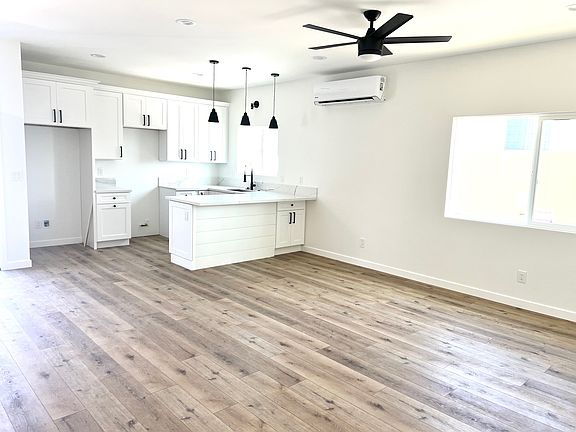 3rd image of 4928 Muir Ave