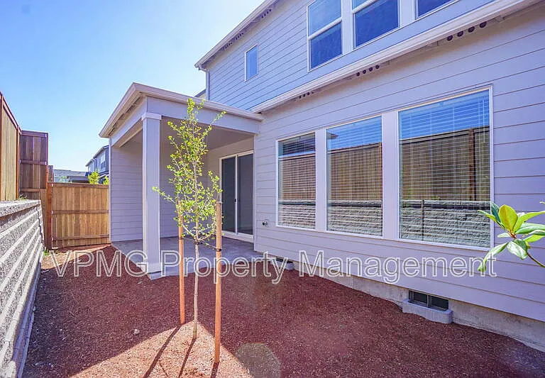 18300 NE 14th St — Photo 36